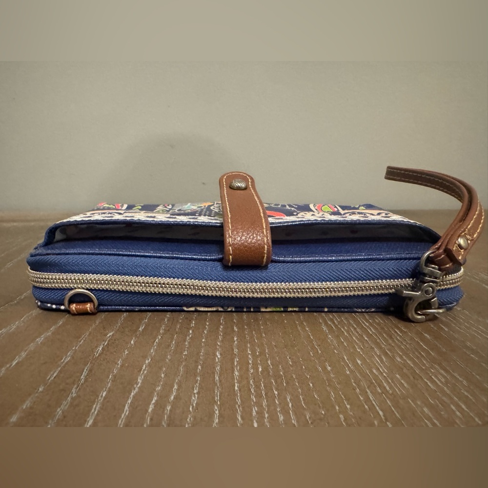 Sakroots Large Smartphone Crossbody Wristlet - Picture 3 of 4